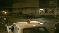 Ford's arrival at a hostage scene in Mindhunter | Image via Netflix